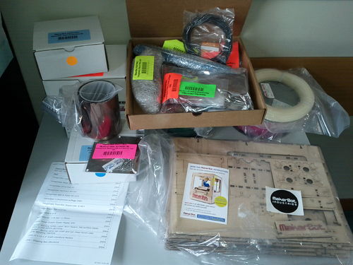 Makerbot'Thing-o-Matic unpacking